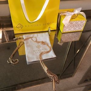 Kendra Scott rose gold Phara necklace